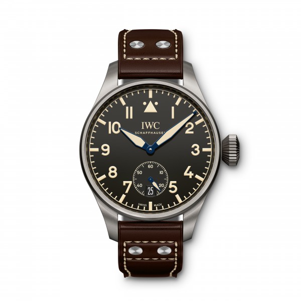 UNDATIERTES HANDOUT - For 75 years, the historic Big Pilot's Watch (52-calibre T.S.C.) was the largest wristwatch ever made at IWC in Schaffhausen. In 2016, IWC Schaffhausen unveils its successor: with an amazing 55-millimetre case diameter, the Big Pilot's Heritage Watch 55 eclipses a record that was set back in 1940. Like its big brother, the Big Pilot's Heritage Watch 48 looks very much like the historic original, but makes a few more concessions to modern ideas of aesthetics and comfort. (PHOTOPRESS/IWC)