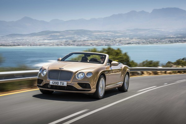Bentley Claims Record Number Of Awards In 2015 (2)-r50