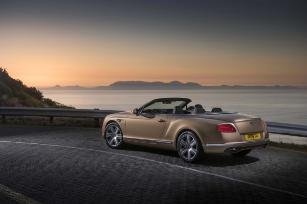 Bentley Claims Record Number Of Awards In 2015 (3)-r50