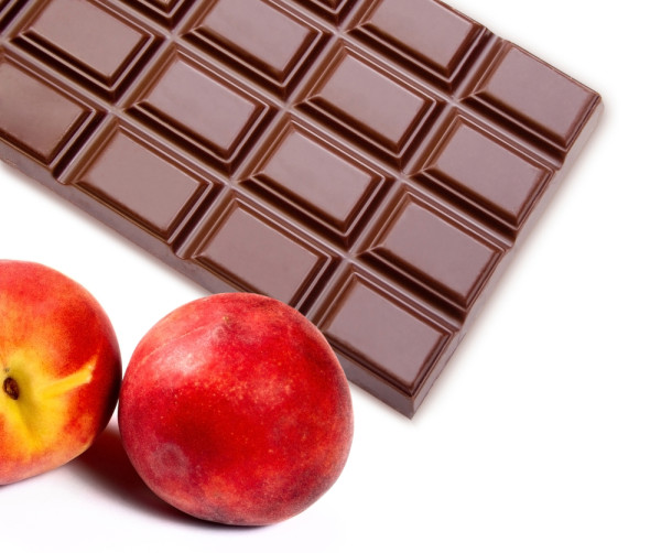 chocolate and peach-fruit filling