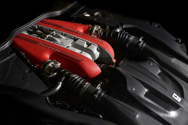 Ferrari F12tdf motor