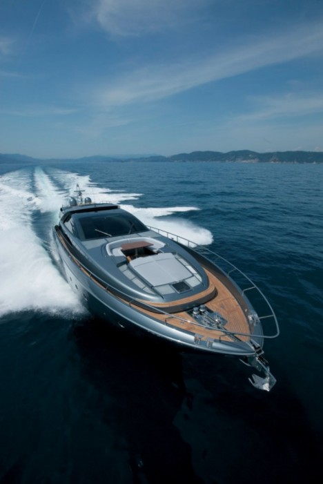 Luxury yacht Riva 86 Domino