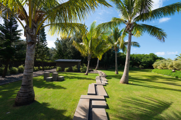 Maui Mansion zen garden