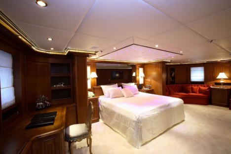 Superyacht Montigne bedroom