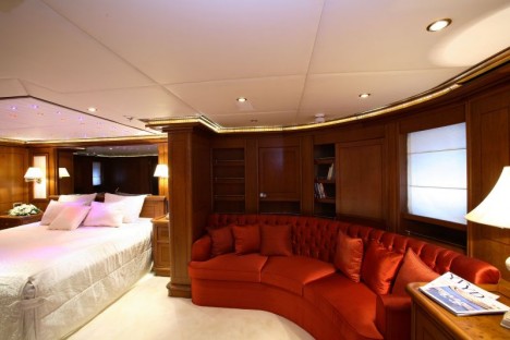 Superyacht Montigne master bedroom