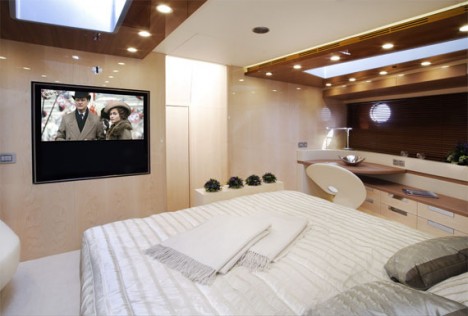 Shooting Star yacht bedroom