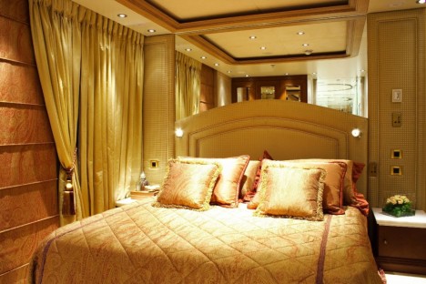 moonlight II megayacht master bedroom