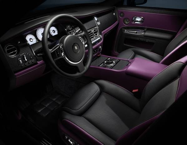 Rolls-Royce-Black-Interior-2