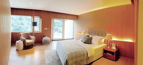 duplex-penthouse-century-tower-bedroom