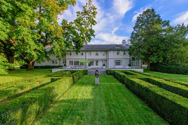 3 Celebrity Homes: Redefining Luxury Country Living