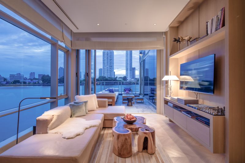 The super luxurious condominium not only draws inspiration from its spectacular waterfront locale, every unit also features unobstructed panoramic river and city views across all 355 residences
