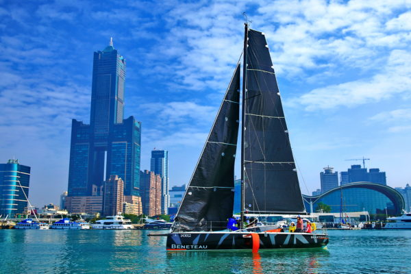 After finally arriving in Taiwan, the Figaro 3 was taken out in beautiful weather